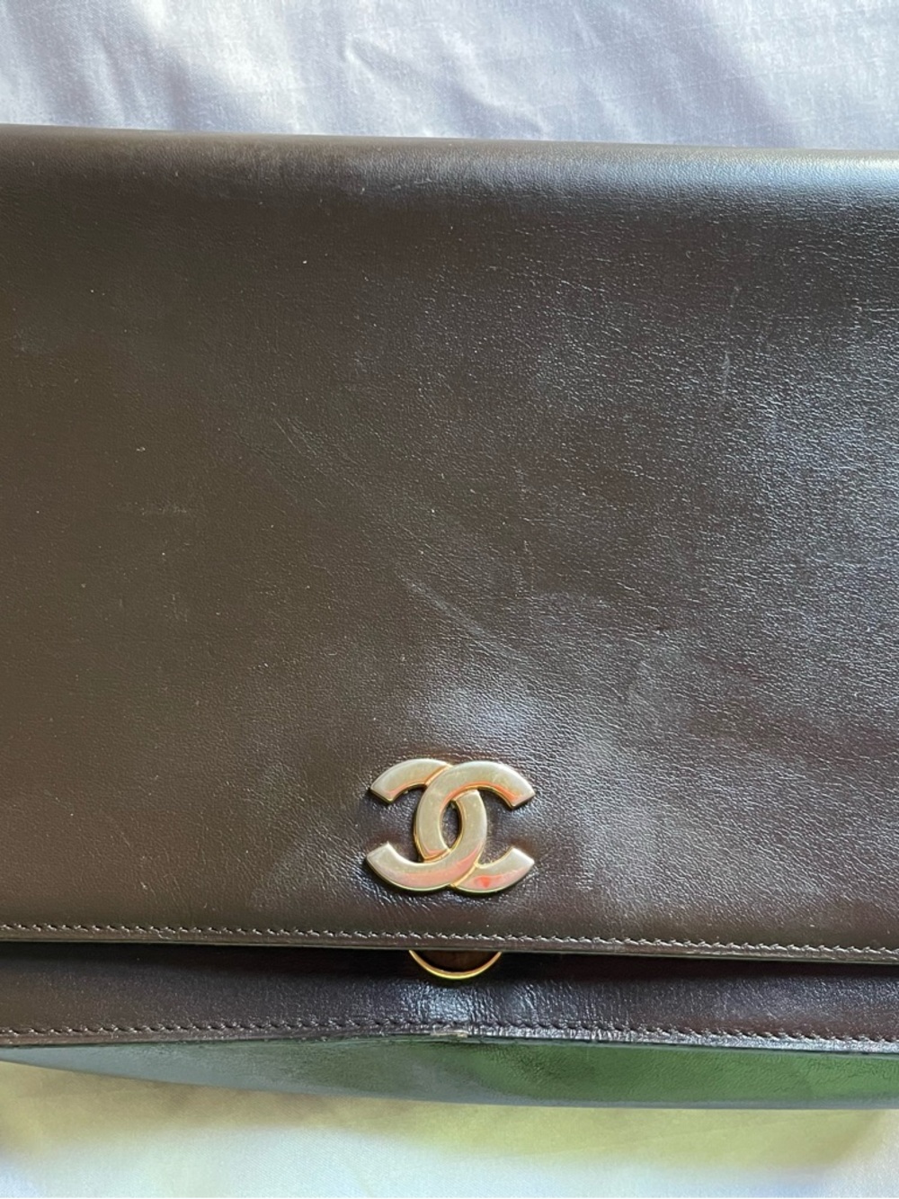 CHANEL vintage brown Leather Shoulder Bag with Gold-Tone Chain Strap - Picture 6 of 12